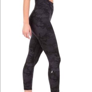 P’tula Stealth Camo Leggings